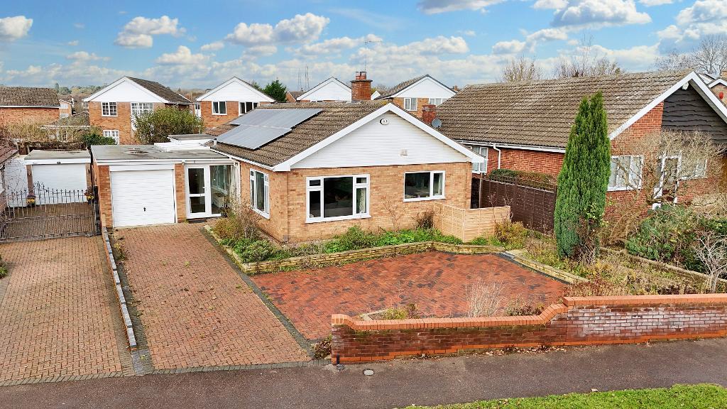 Waveney Avenue, Bedford, MK41 7DZ