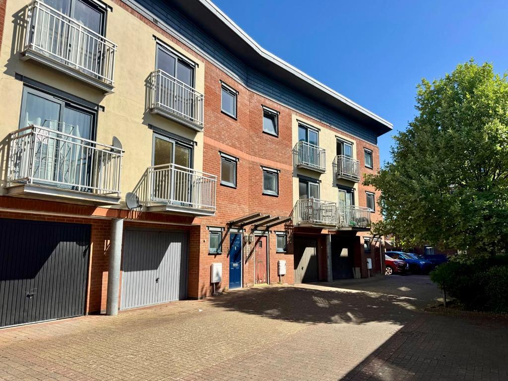 Merchants Court, Bedford, MK42 0AT