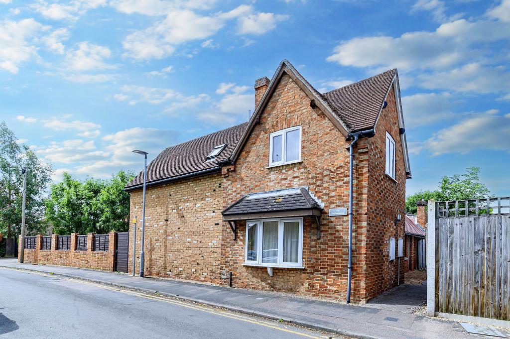 Chapel Close, Bedford, MK41 0DR