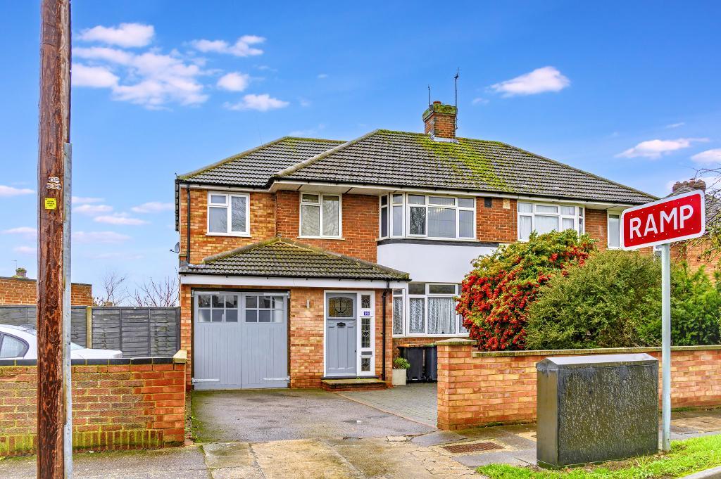 Risborough Road, Bedford, MK41 9QR