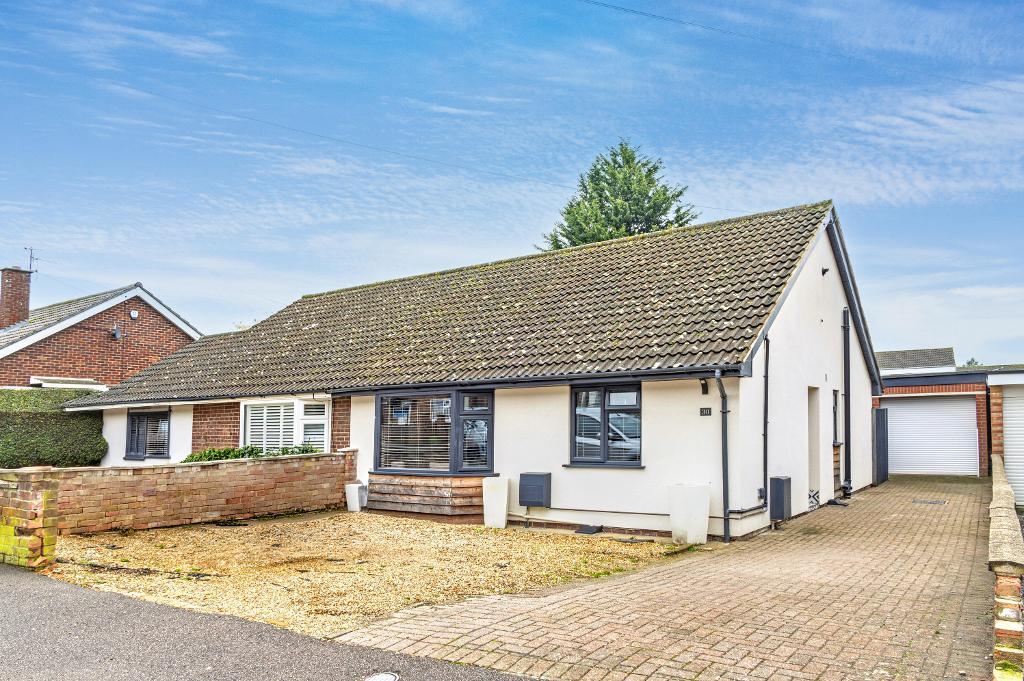 Queens Crescent, Clapham, Beds, MK41 6DA